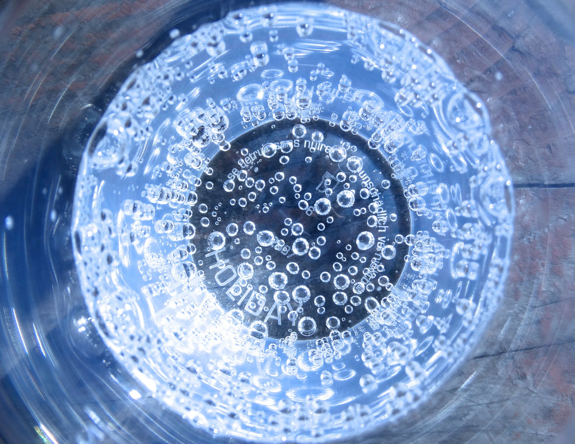 刺激の少ない微炭酸で子供も美味しく飲める